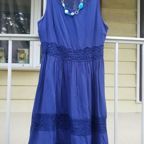 Lauren Conrad Eyeley Lace Dress, Size 2 - Picture 4 of 8